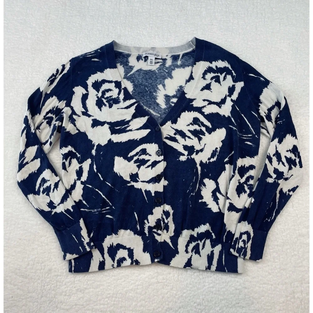 ST. JOHN’S BAY • Blue/White Floral Print V-Neck Long Sleeve Cardigan - Picture 7 of 16